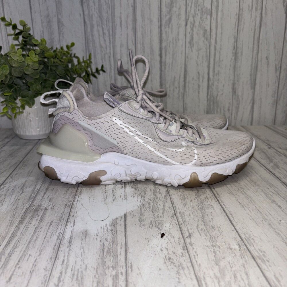 Womens Size 9 Nike React Vision Sneakers GUC